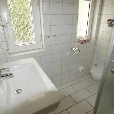 4 Rosenbogen - Familienwohnung Mit Wintergarten Und Terrasse * Wangerooge