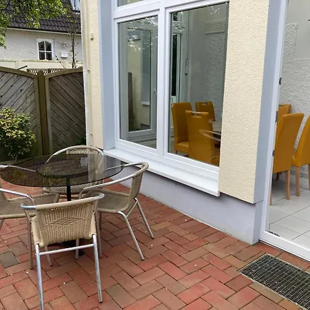 4 Rosenbogen - Familienwohnung Mit Wintergarten Und Terrasse *
