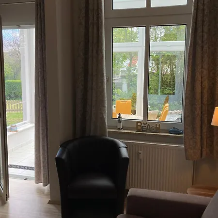 4 Rosenbogen - Familienwohnung Mit Wintergarten Und Terrasse * Wangerooge