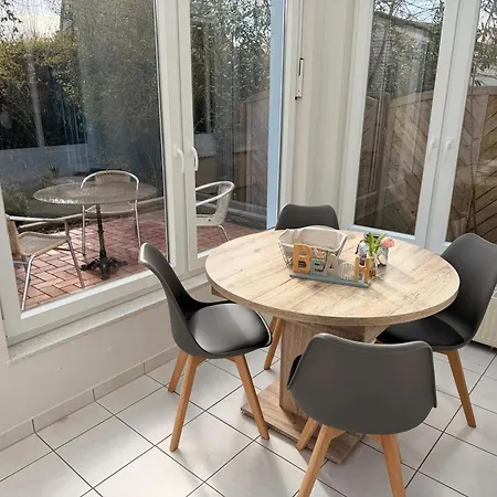 4 Rosenbogen - Familienwohnung Mit Wintergarten Und Terrasse Appartement *